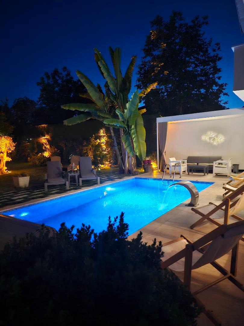 Sapanca Yanık'ta Geniş Bahçeli, Isıtmalı Özel Havuzlu, Lüks Villa-23312