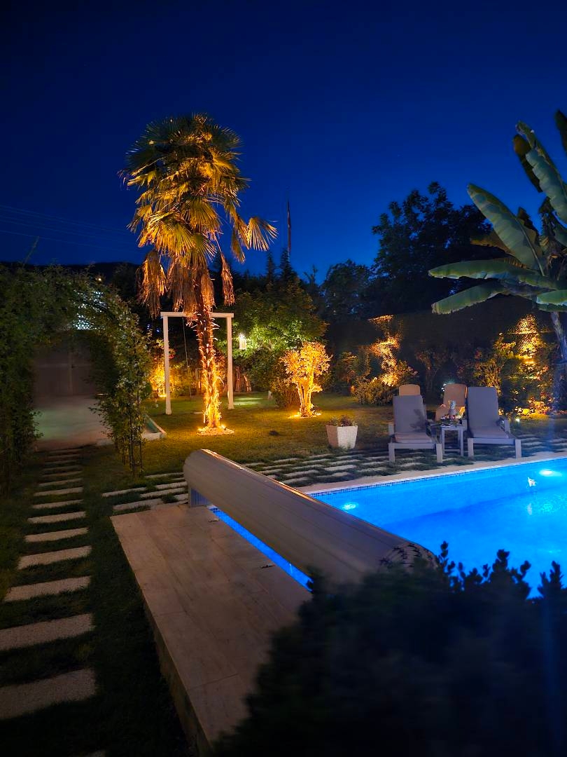 Sapanca Yanık'ta Geniş Bahçeli, Isıtmalı Özel Havuzlu, Lüks Villa