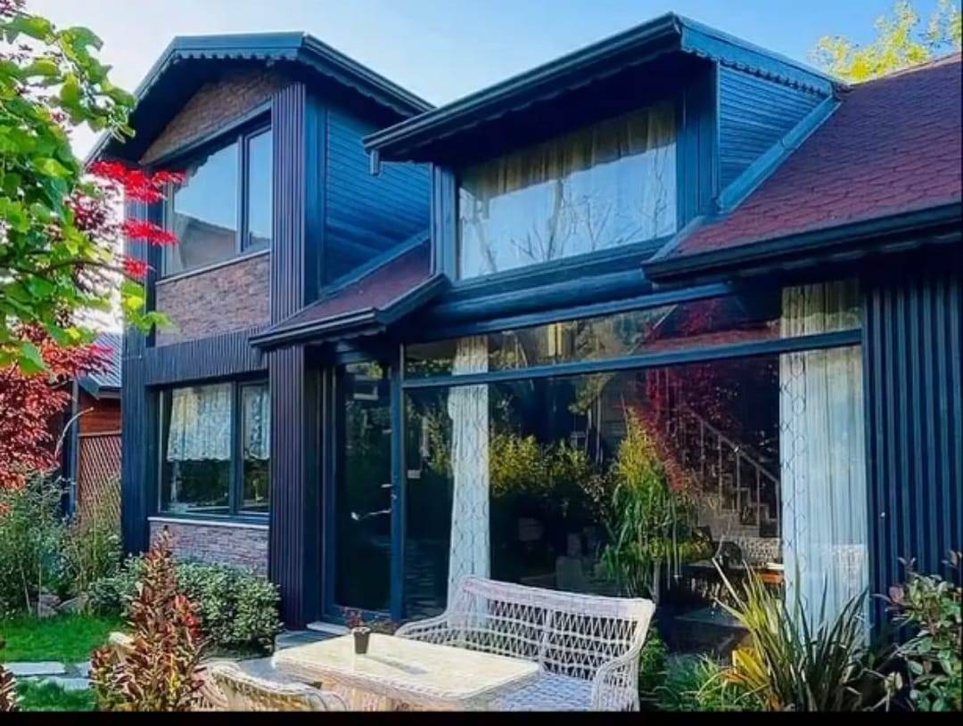 Sapanca Yanık'ta Huzurlu Doğada, Isıtmalı Havuzlu, Modern Bungalov