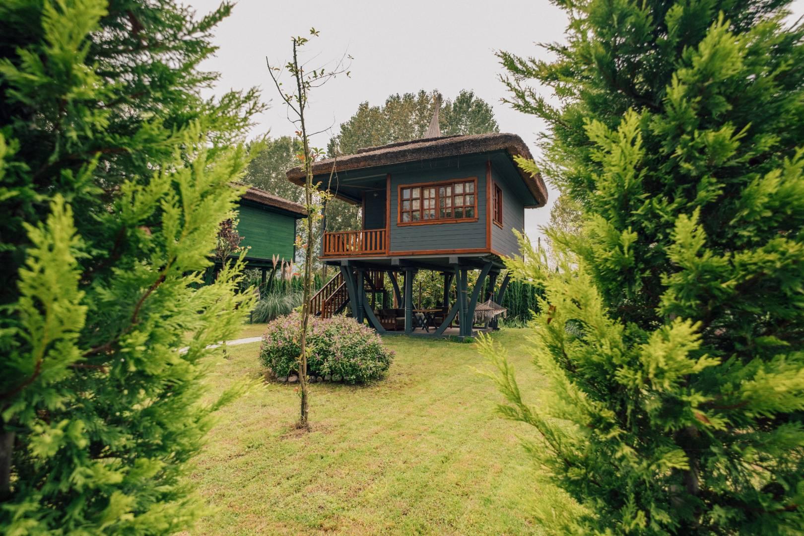 Sapanca Yanık'ta Tesis İçerisinde, Kahvaltı Dahil, 2 Kişilik Ağaç Ev-35955