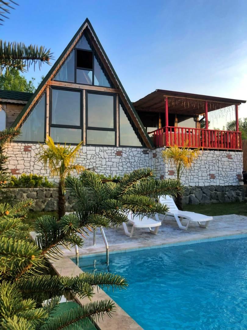 Sapanca'da Nezih Konumda, Isıtmalı Havuzlu, Jakuzili Bungalov-40223