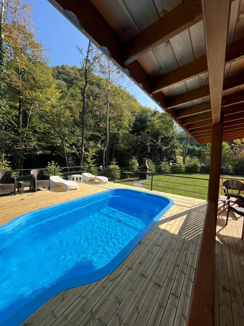 Memnuniye'de Doğa İçerisinde, Özel Havuzlu, Modern Bungalov