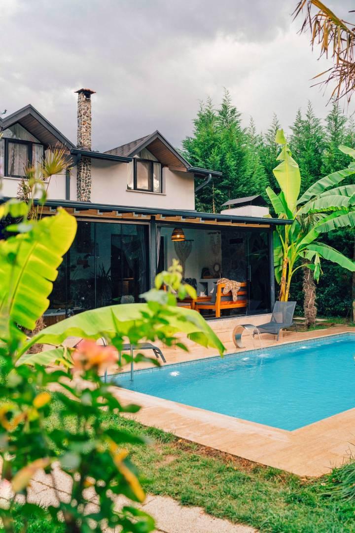 Sapanca'da Doğa İçerisinde, Isıtmalı Havuzlu, Şömineli, Kiralık Villa-22661