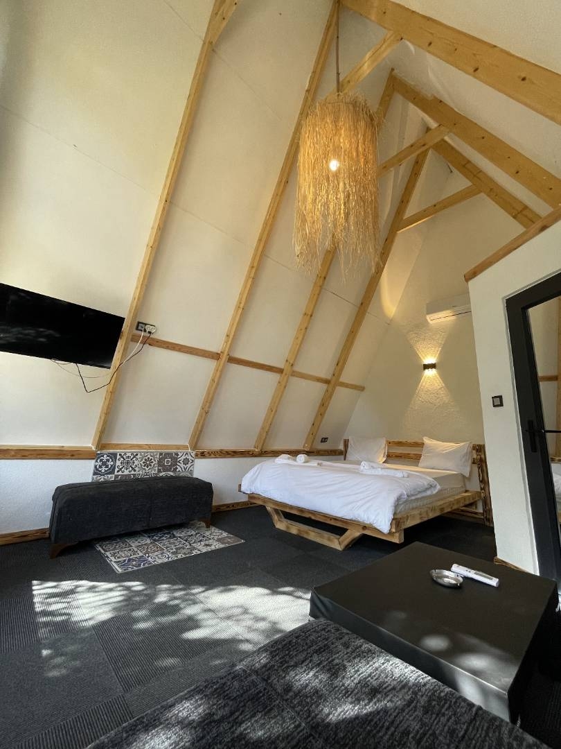 Sapanca Yanık'ta Doğanın İçerisinde, Ortak Havuzlu, Şık Bungalov