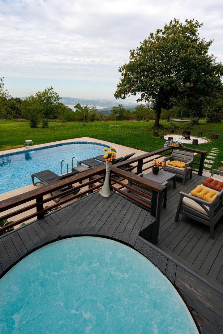 Sapanca'da Doğanın Kalbinde, Göl Manzaralı, Geniş Bahçeli Villa-27079