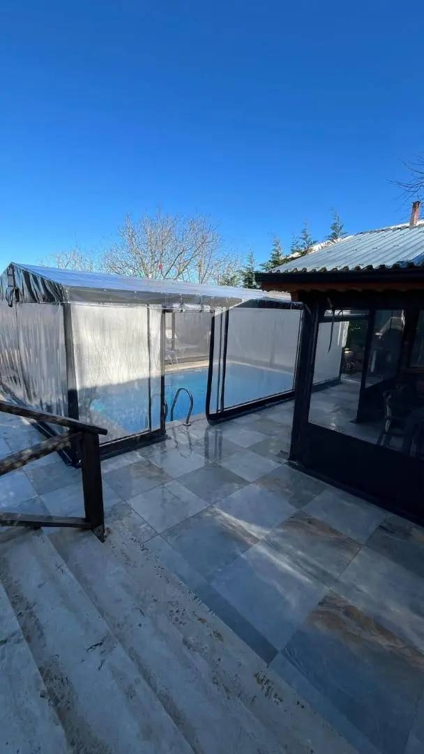 Sapanca'da Geniş Bahçeli, Isıtmalı Havuzlu, Kiralık Müstakil Villa