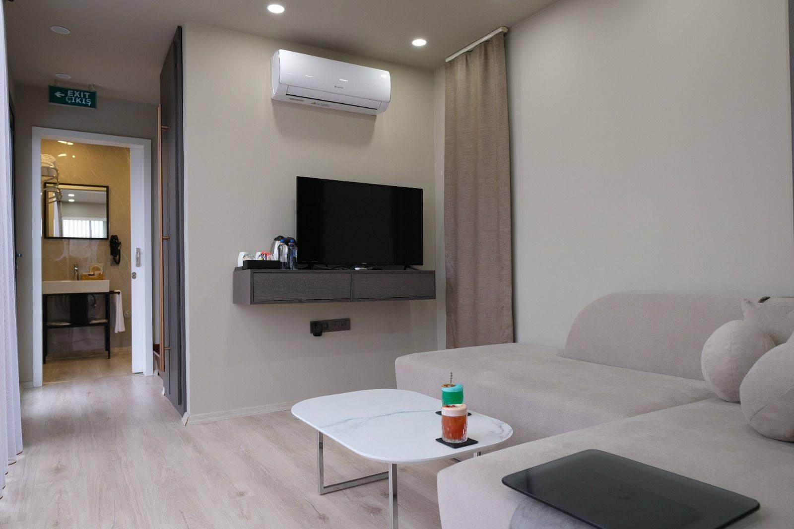 Sapanca'da Göle Sıfır, Isıtmalı Özel Havuzlu, Modern Tiny House-35873