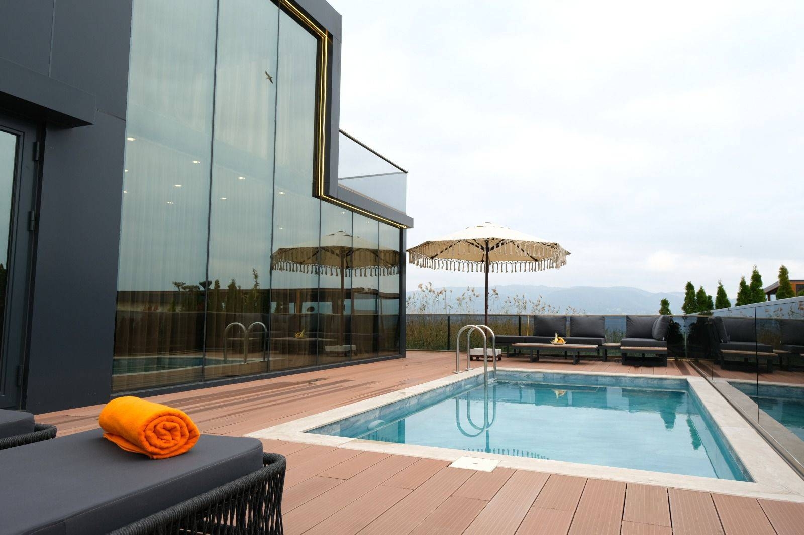 Sapanca'da Göle Sıfır, Isıtmalı Özel Havuzlu, Modern Tiny House