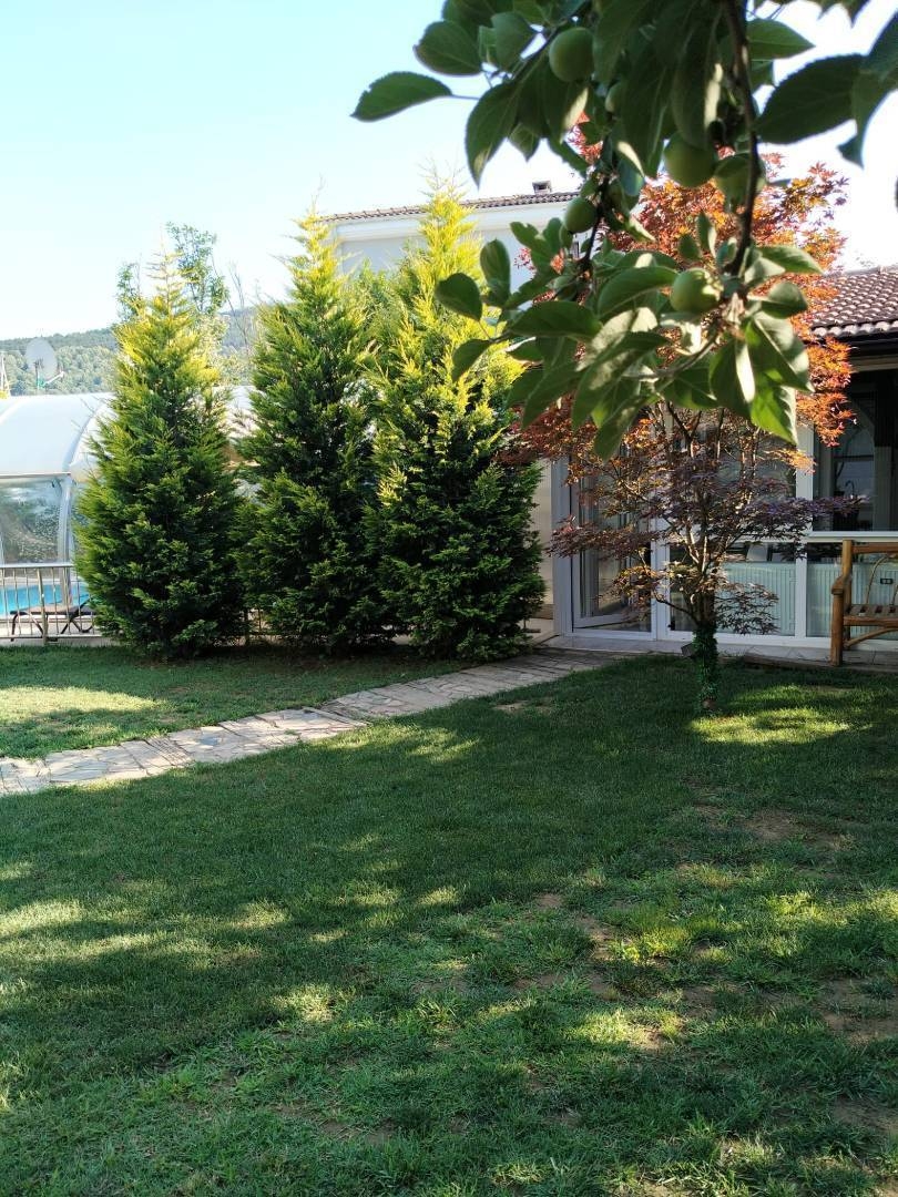 Sapanca'da Kalabalık Gruplara Uygun, Isıtmalı Havuzlu, Lüks Villa