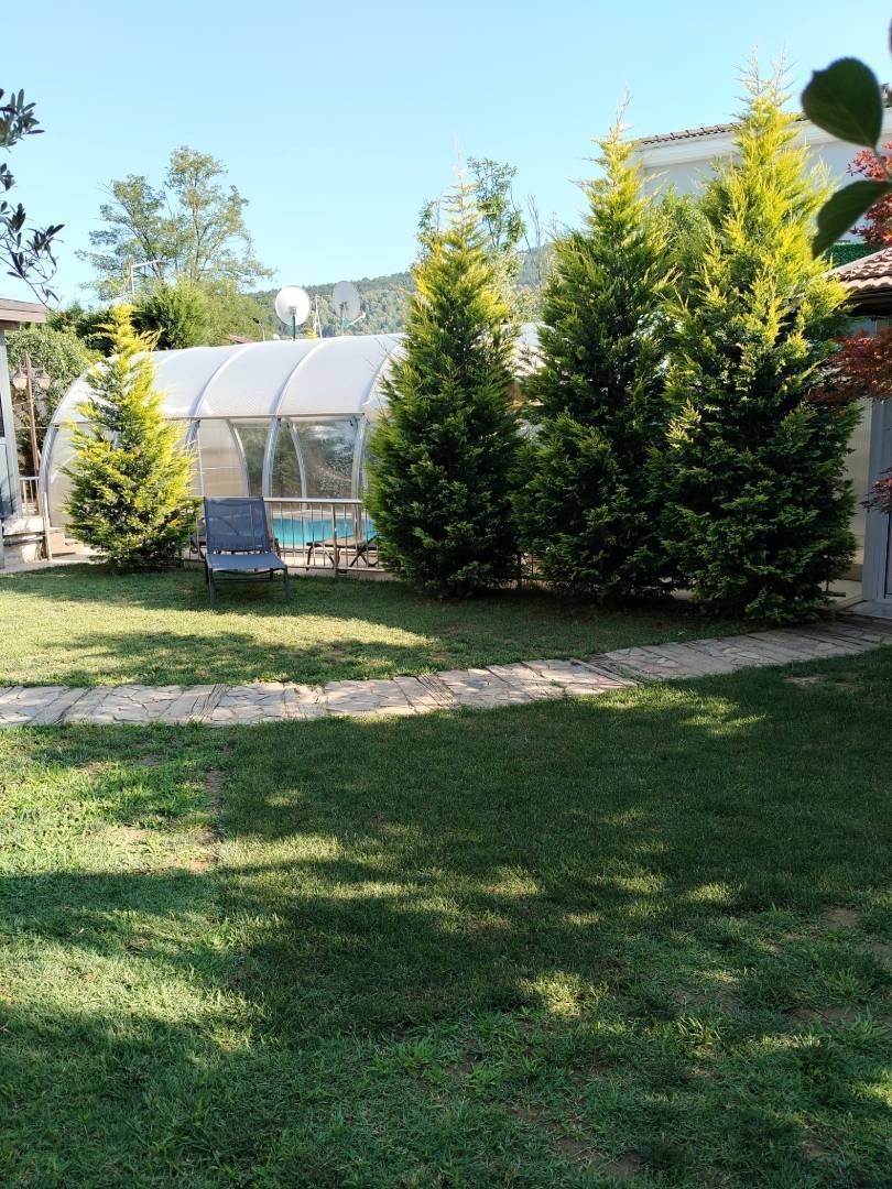 Sapanca'da Kalabalık Gruplara Uygun, Isıtmalı Havuzlu, Lüks Villa