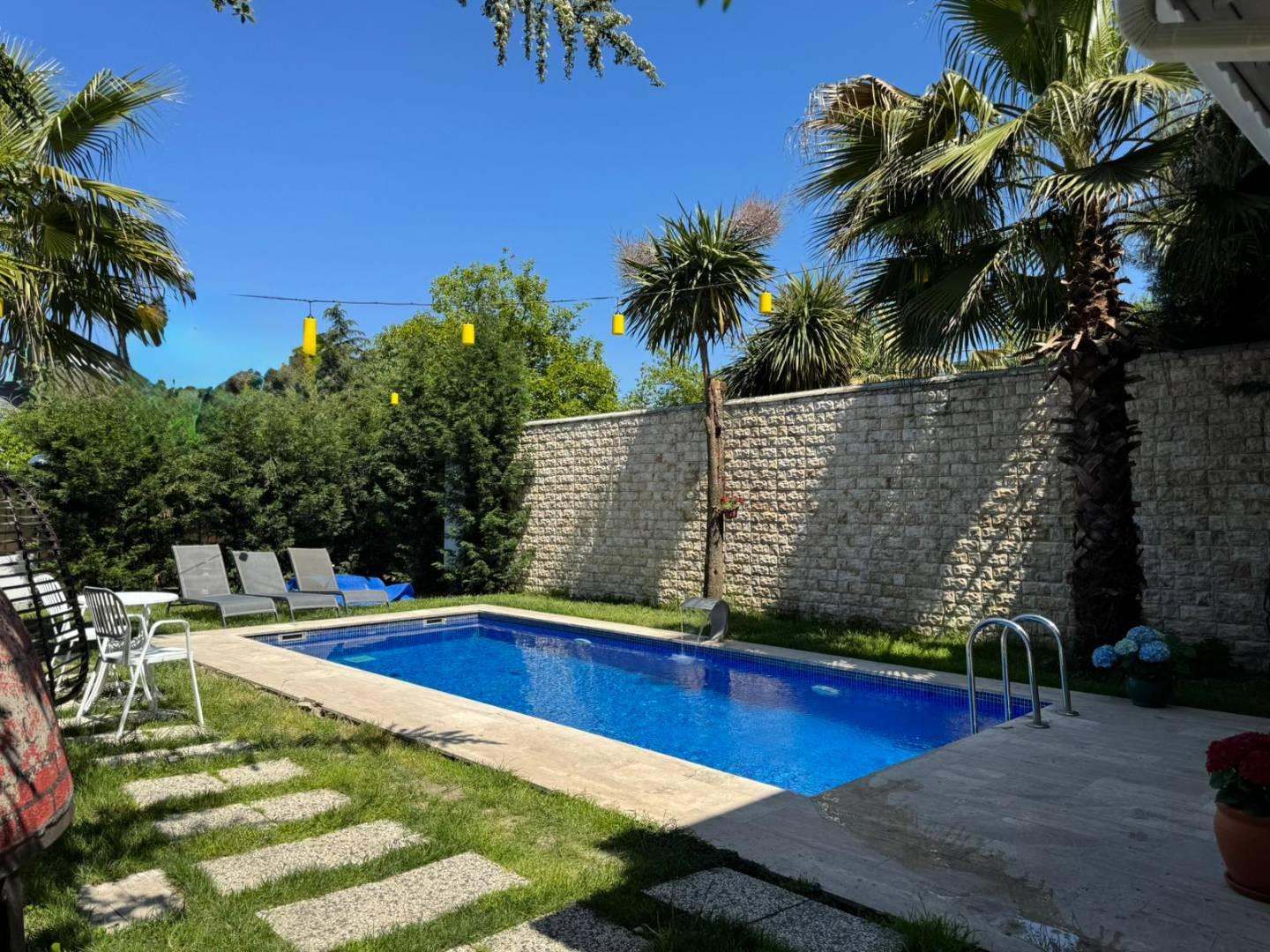 Sapanca Kırkpınar'da Merkezi Konumda, Isıtmalı Havuzlu, Şık Villa-43426