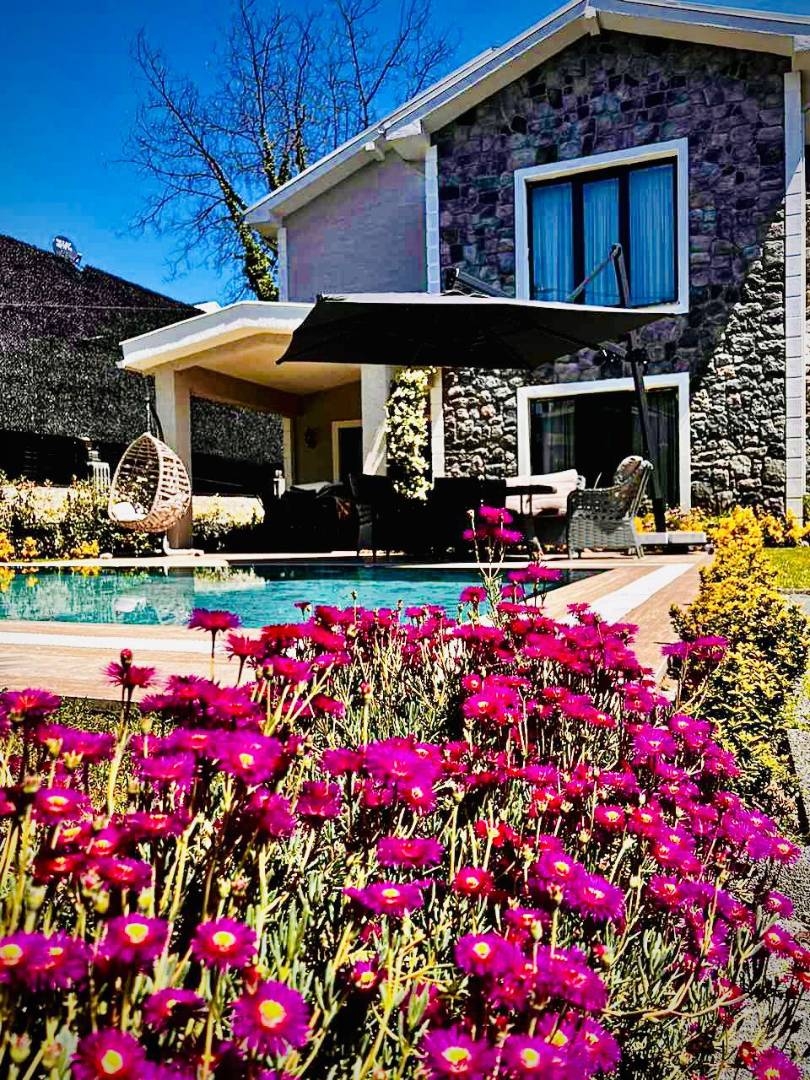 Sapanca Kırkpınar'da Huzurlu Doğada, Isıtmalı Havuzlu, Lüks Villa