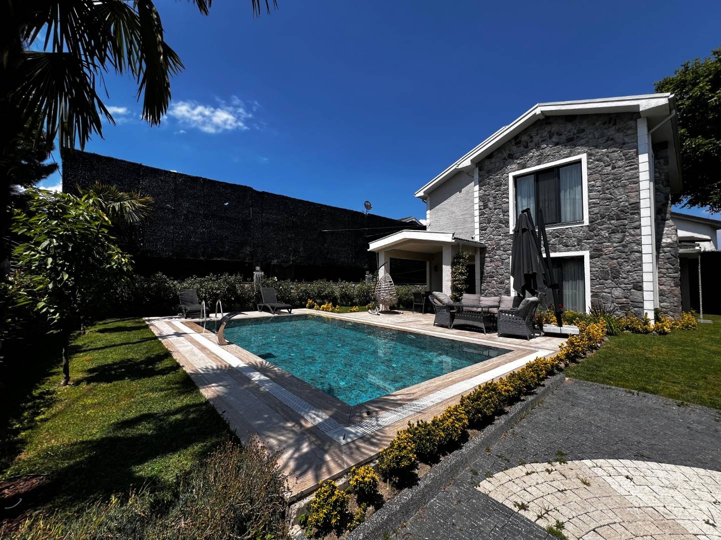 Sapanca Kırkpınar'da Huzurlu Doğada, Isıtmalı Havuzlu, Lüks Villa