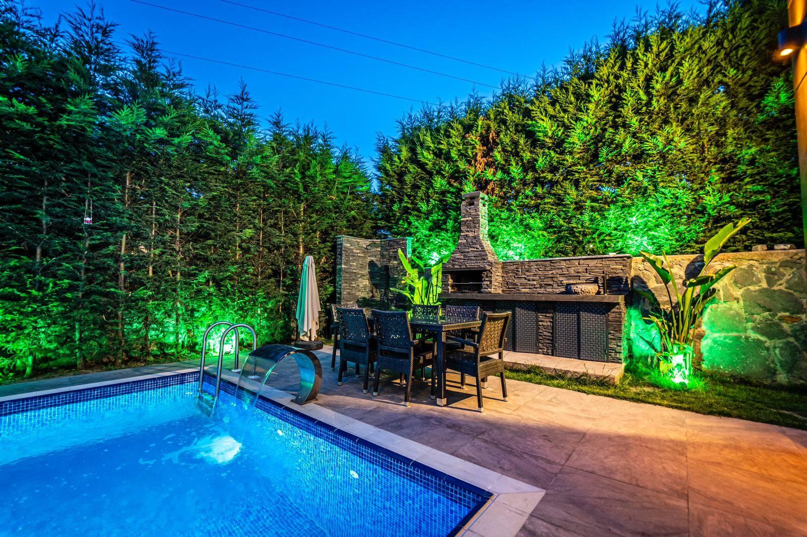 Sapanca Kırkpınar'da Merkezi Konumda, Isıtmalı Havuzlu, Lüks Villa-38928