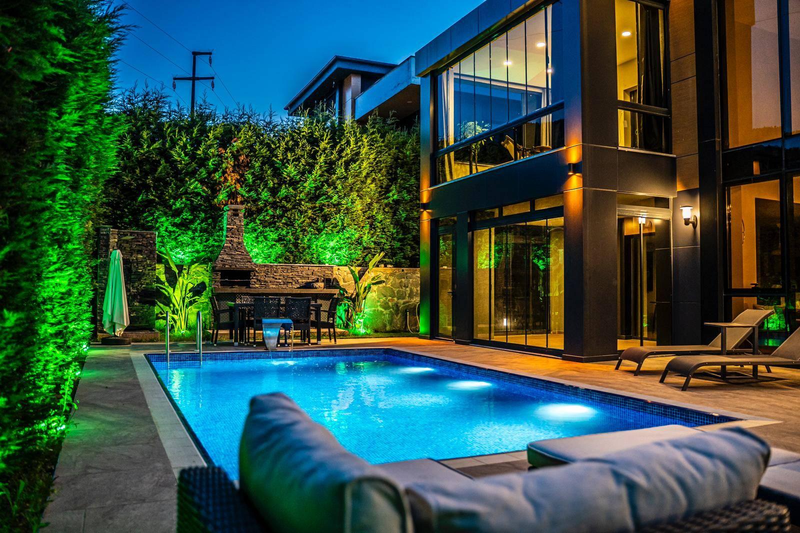 Sapanca Kırkpınar'da Merkezi Konumda, Isıtmalı Havuzlu, Lüks Villa-38928