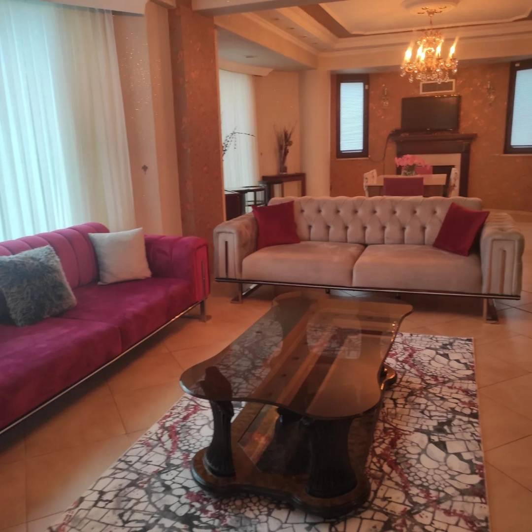 Sapanca Çayiçi'nde Merkezi Konumda, Isıtmalı Havuzlu, Lüks Villa-39375