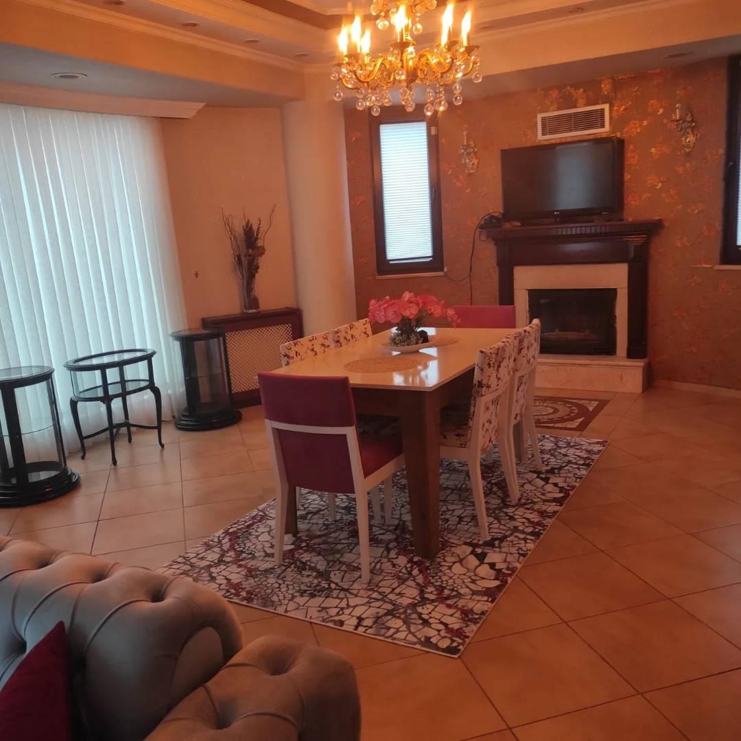 Sapanca Çayiçi'nde Merkezi Konumda, Isıtmalı Havuzlu, Lüks Villa-39375