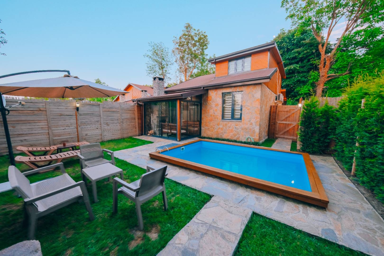 Kartepe Maşukiye'de Muhteşem Doğada, Özel Havuzlu, Geniş Bahçeli Villa