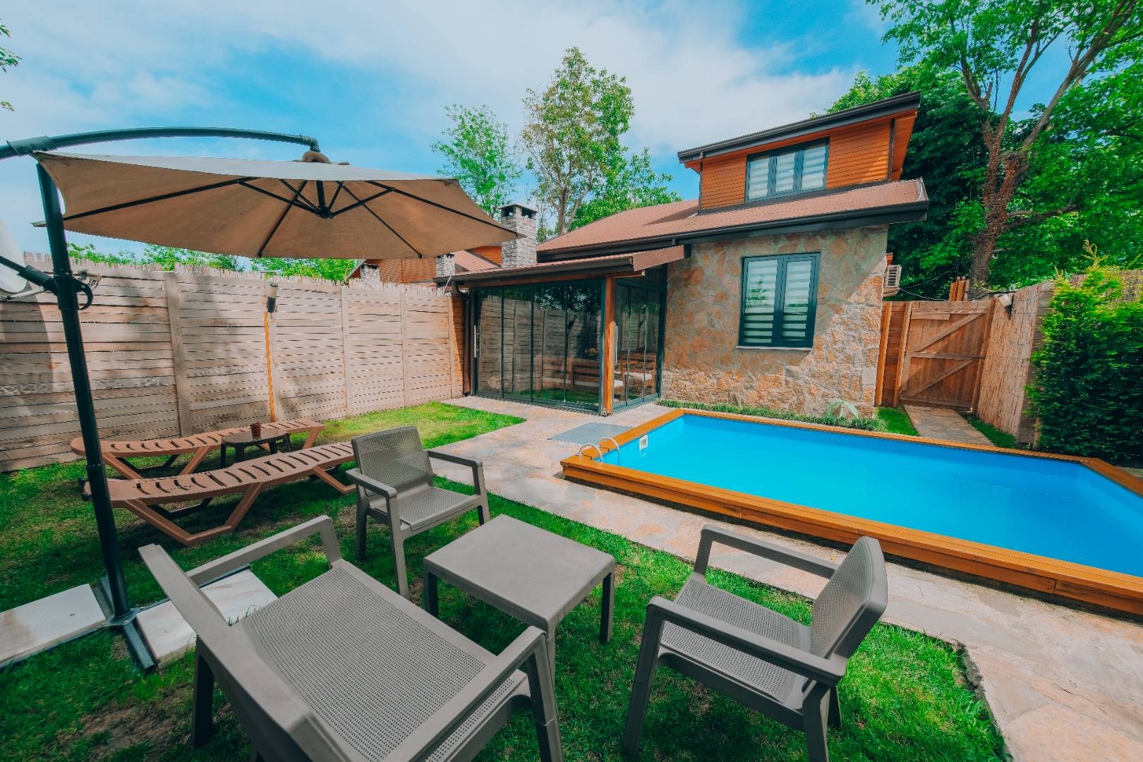 Kartepe Maşukiye'de Muhteşem Doğada, Özel Havuzlu, Geniş Bahçeli Villa