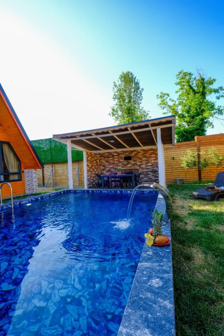 Sapanca Çayiçi'nde Muhteşem Doğada, Isıtmalı Havuzlu, Lüks Bungalov-40592