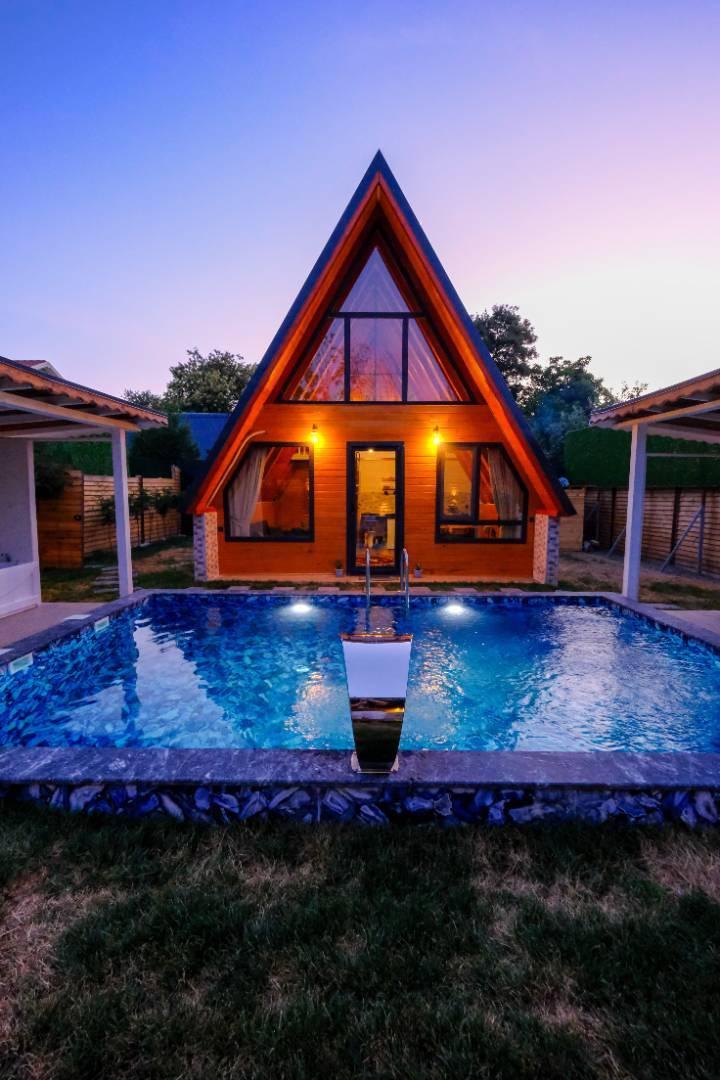 Sapanca Çayiçi'nde Muhteşem Doğada, Isıtmalı Havuzlu, Lüks Bungalov-40592