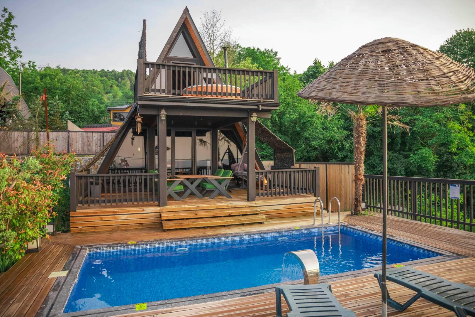 Sapanca'da Muhteşem Göl Manzaralı, Isıtmalı Havuzlu, Jakuzili Bungalov-40218