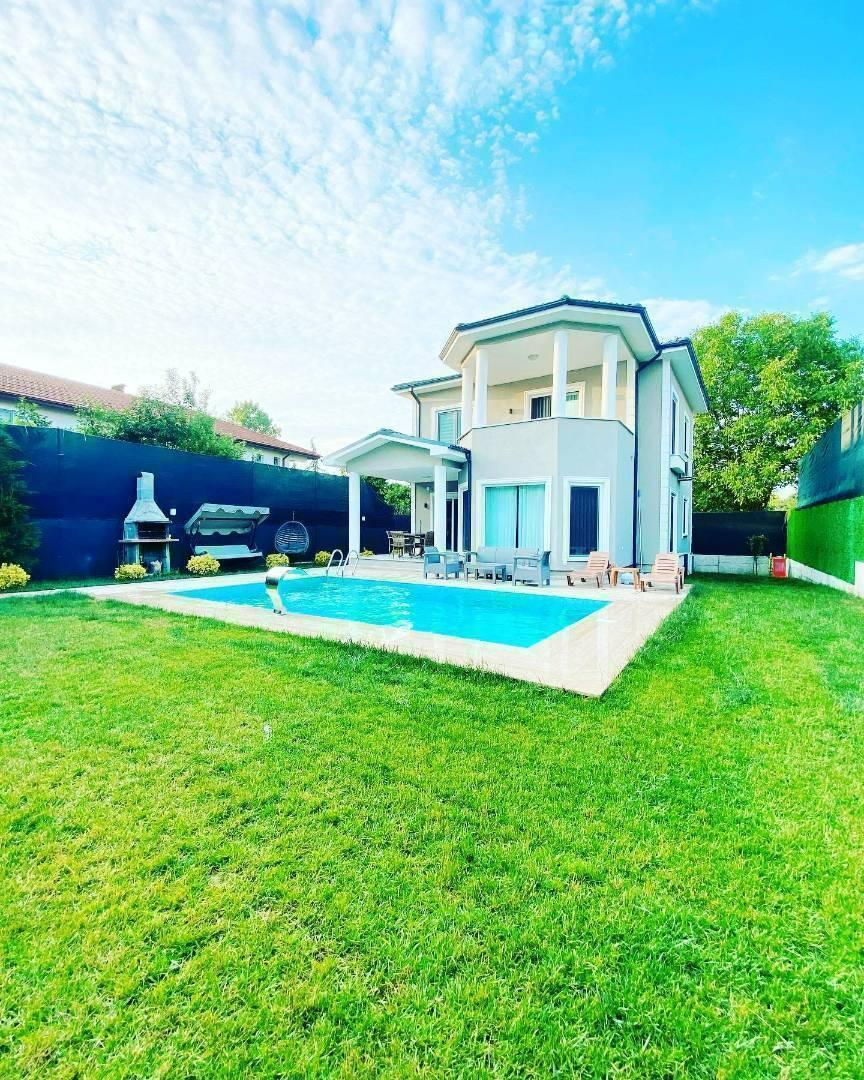 Sapanca'da Muhteşem Doğada, Kalabalık Ailelere Uygun, Konforlu Villa-39322