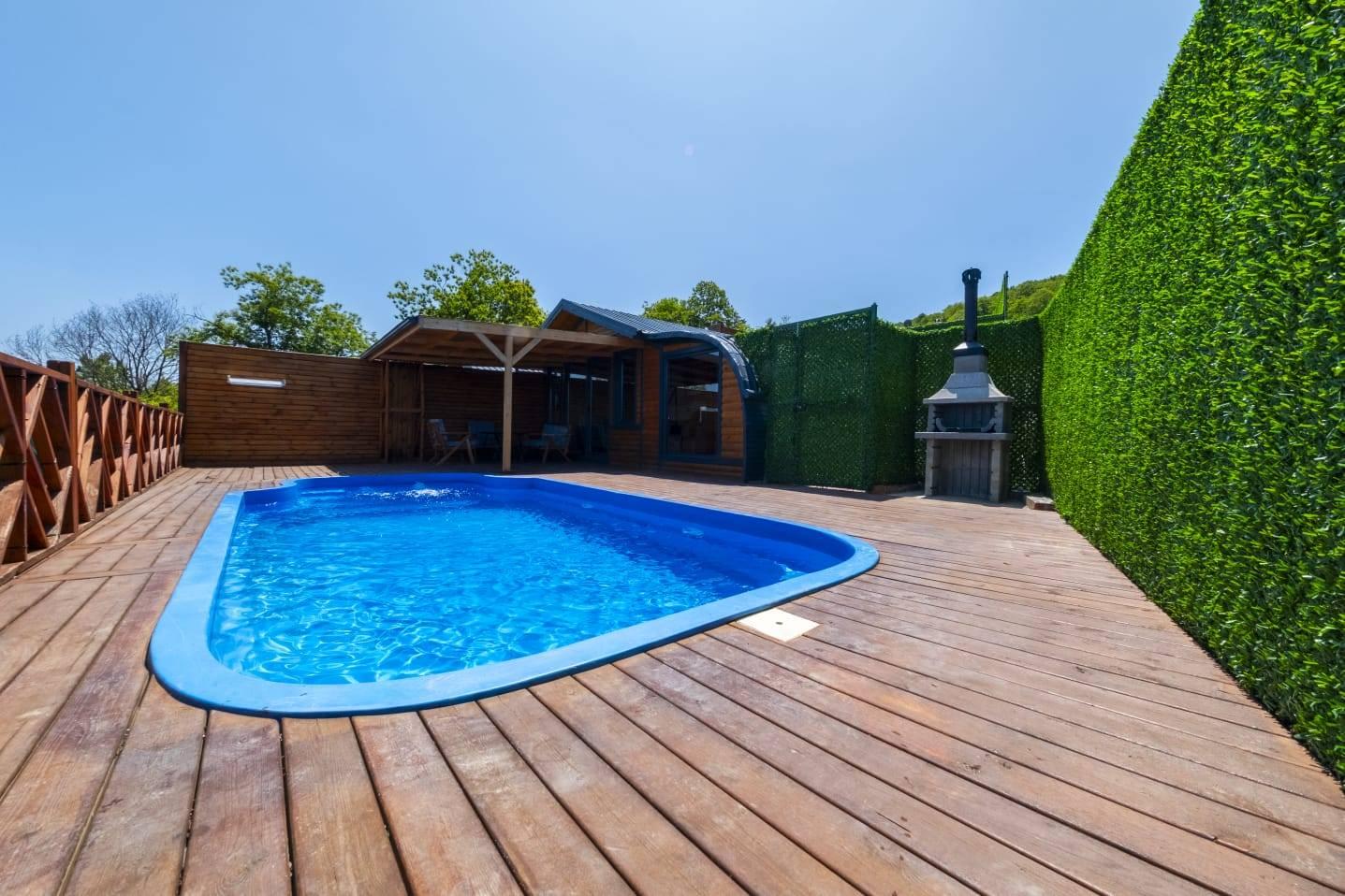 Sapanca'da Nailiye'de Elverişli Konumda, Kahvaltı Dahil, Bahçeli Villa-43781