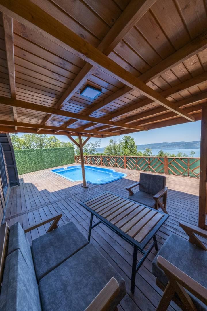 Sapanca'da Nailiye'de Muhteşem Manzaralı, Isıtmalı Havuzlu, 1+1 Villa-43782