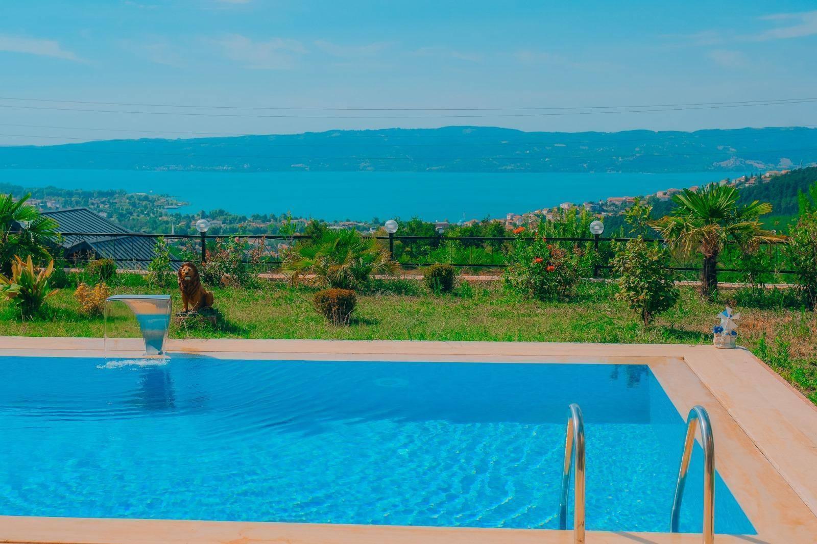 Sapanca'da Panoramik Doğa Manzaralı, Özel Havuzlu, Bahçeli Lüks Villa-39187