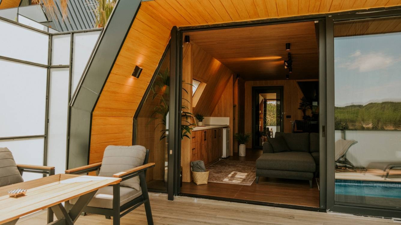 Sapanca'da Tesis İçerisinde, Isıtmalı Özel Havuzlu, Şık Bungalov