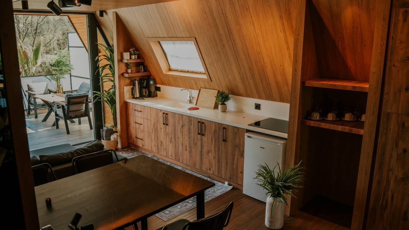 Sapanca'da Tesis İçerisinde, Isıtmalı Özel Havuzlu, Şık Bungalov