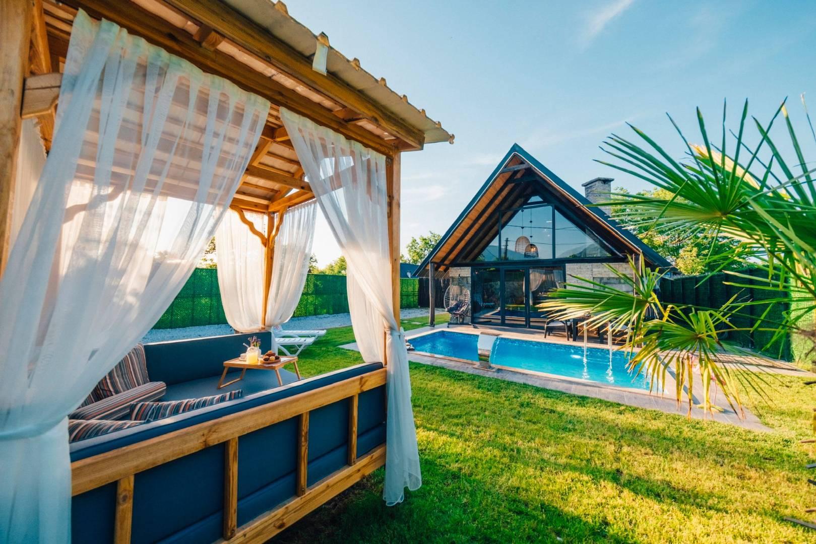 Sapanca Yanık'ta Doğa İçerisinde, Isıtmalı Havuzlu, Şık Bungalov-41312