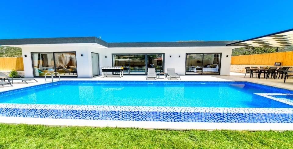 Kaş Sarıbelen'de Doğa İçerisinde, Özel Havuzlu, Oyun Alanlı Villa
