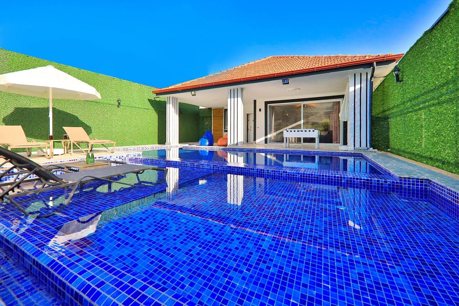Kaş Sarıbelen'de Doğa İçerisinde, Özel Havuzlu, Lüks Villa