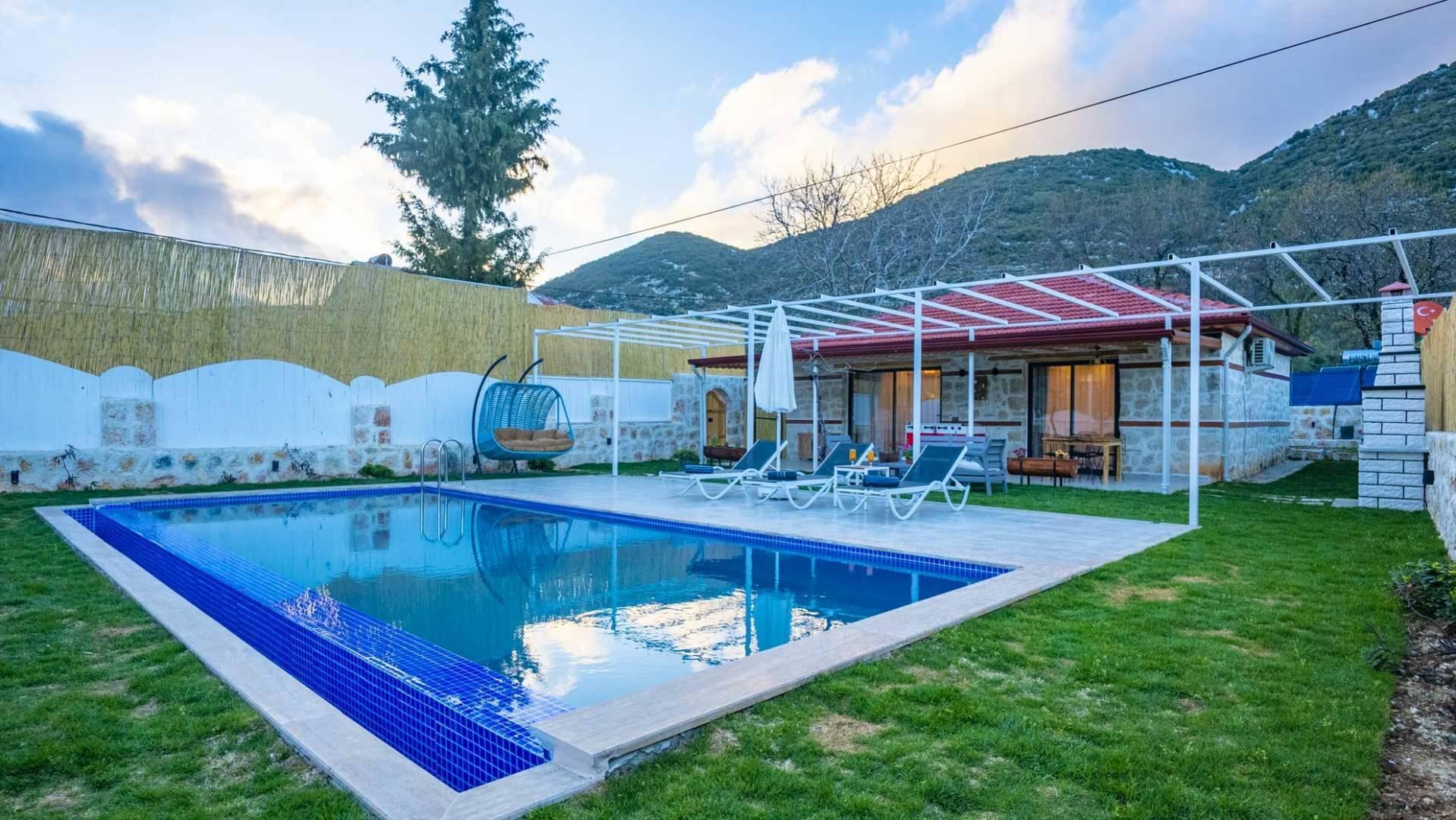 Kaş Sarıbelen'de Doğa İçerisinde, Özel Havuzlu, Taş Villa-40102