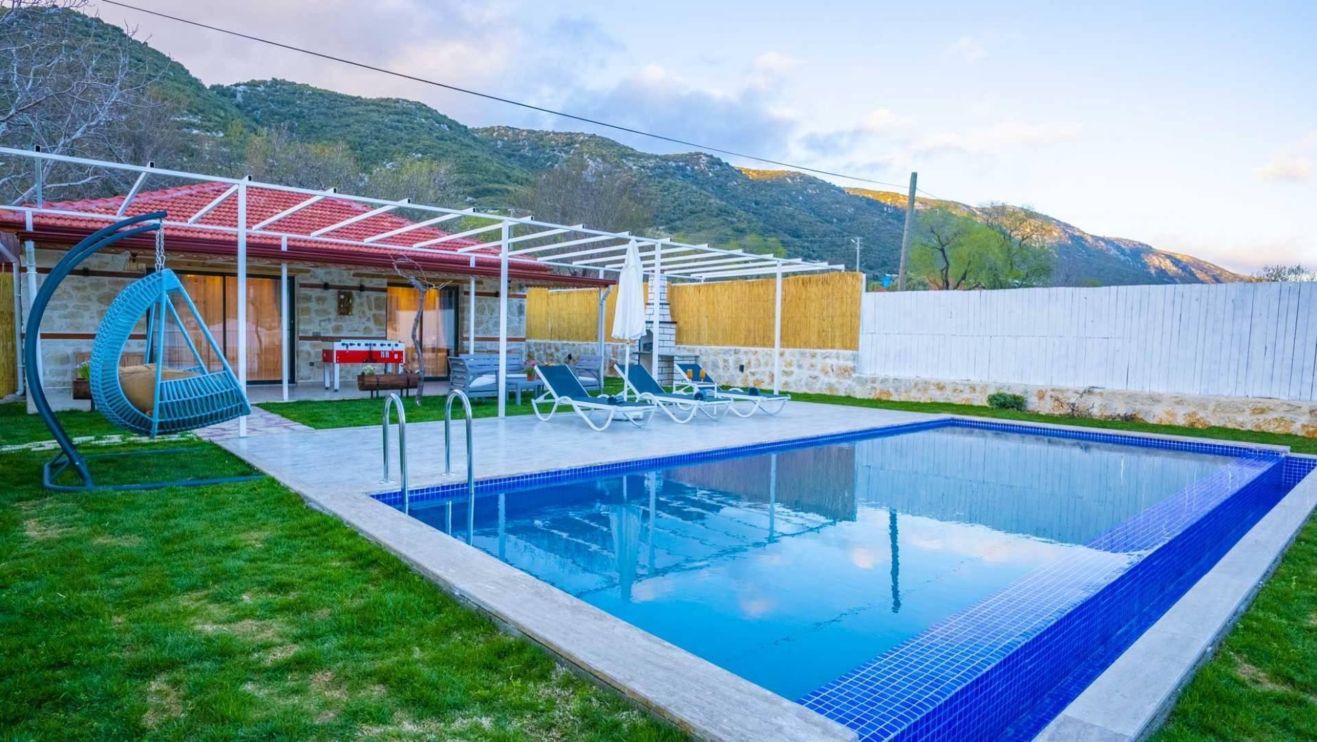 Kaş Sarıbelen'de Doğa İçerisinde, Özel Havuzlu, Taş Villa-40102