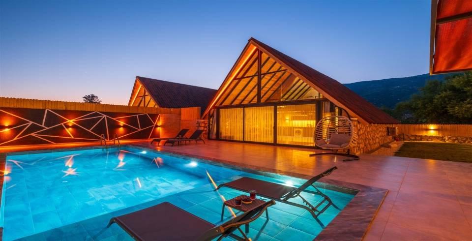 Kaş Sarıbelen'de Gözlerden Uzak Konumda, Özel Havuzlu, 2+1 Bungalov-39903