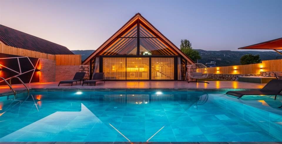 Kaş Sarıbelen'de Gözlerden Uzak Konumda, Özel Havuzlu, 2+1 Bungalov-39903