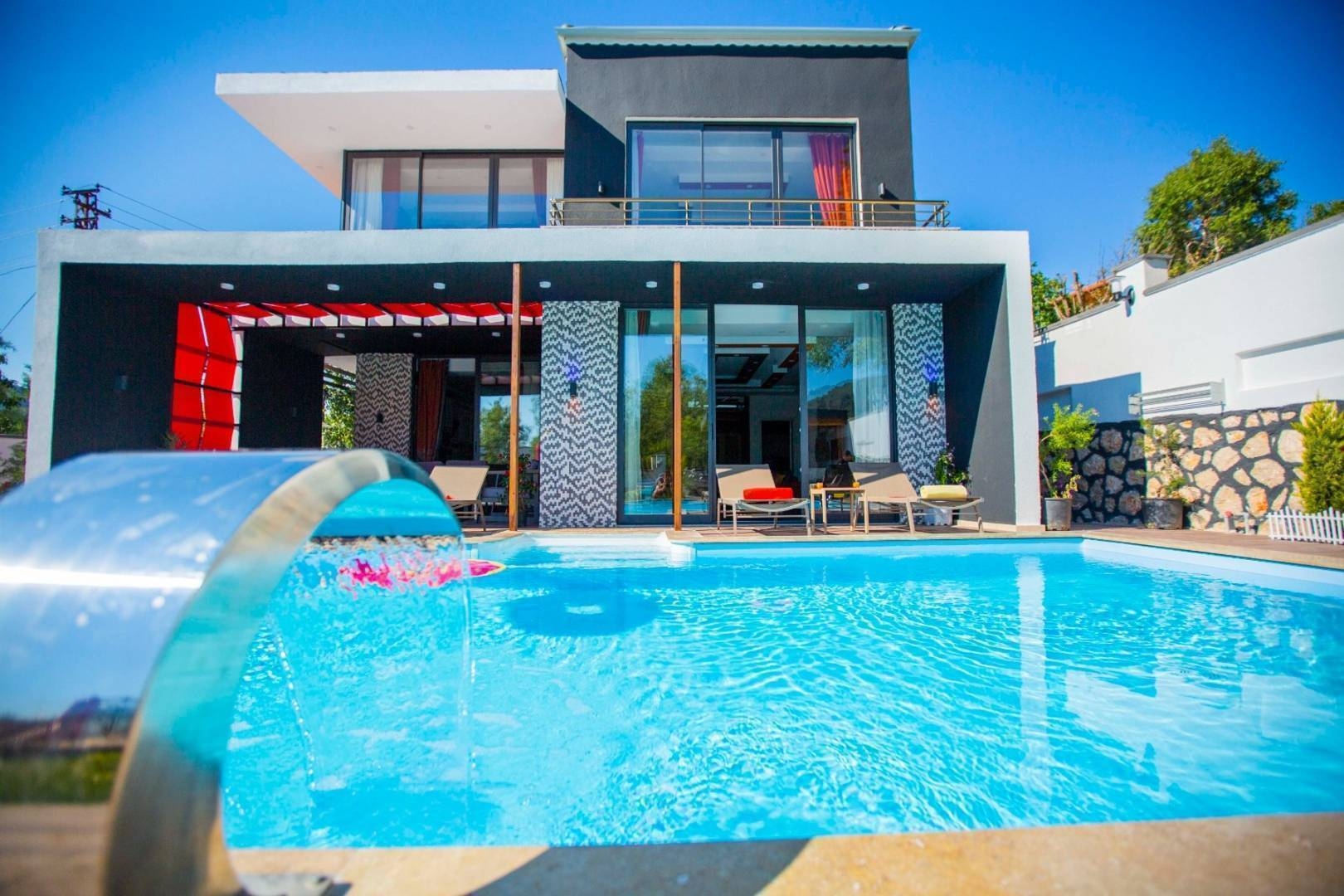 Kaş Sarıbelen'de Çocuk Oyun Alanlı, Özel Havuzlu, Şık Villa