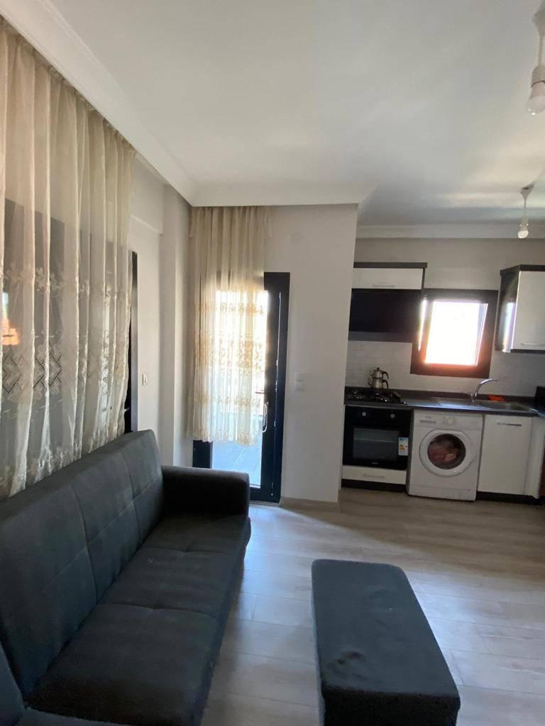 Ayvalık Küçükköy'de Denize Yürüme Mesafesinde, Konforlu, 1+1 Suit-38182