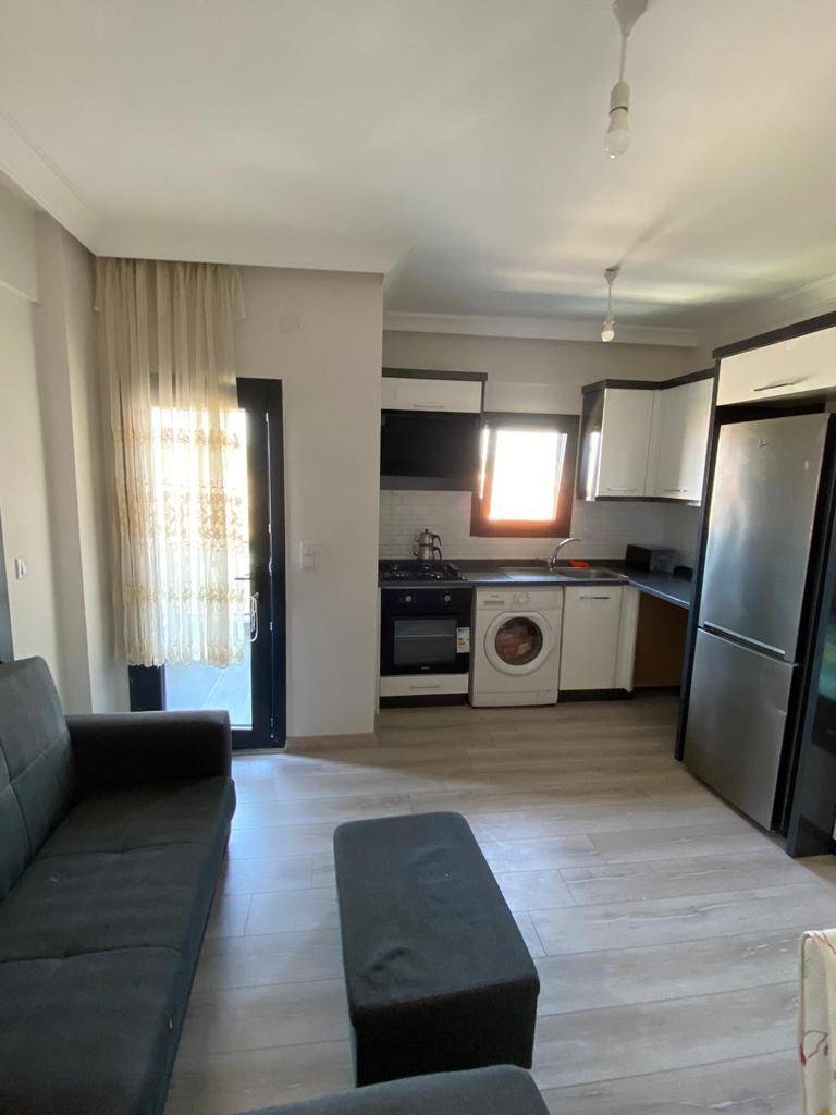 Ayvalık Küçükköy'de Denize Yürüme Mesafesinde, Konforlu, 1+1 Suit
