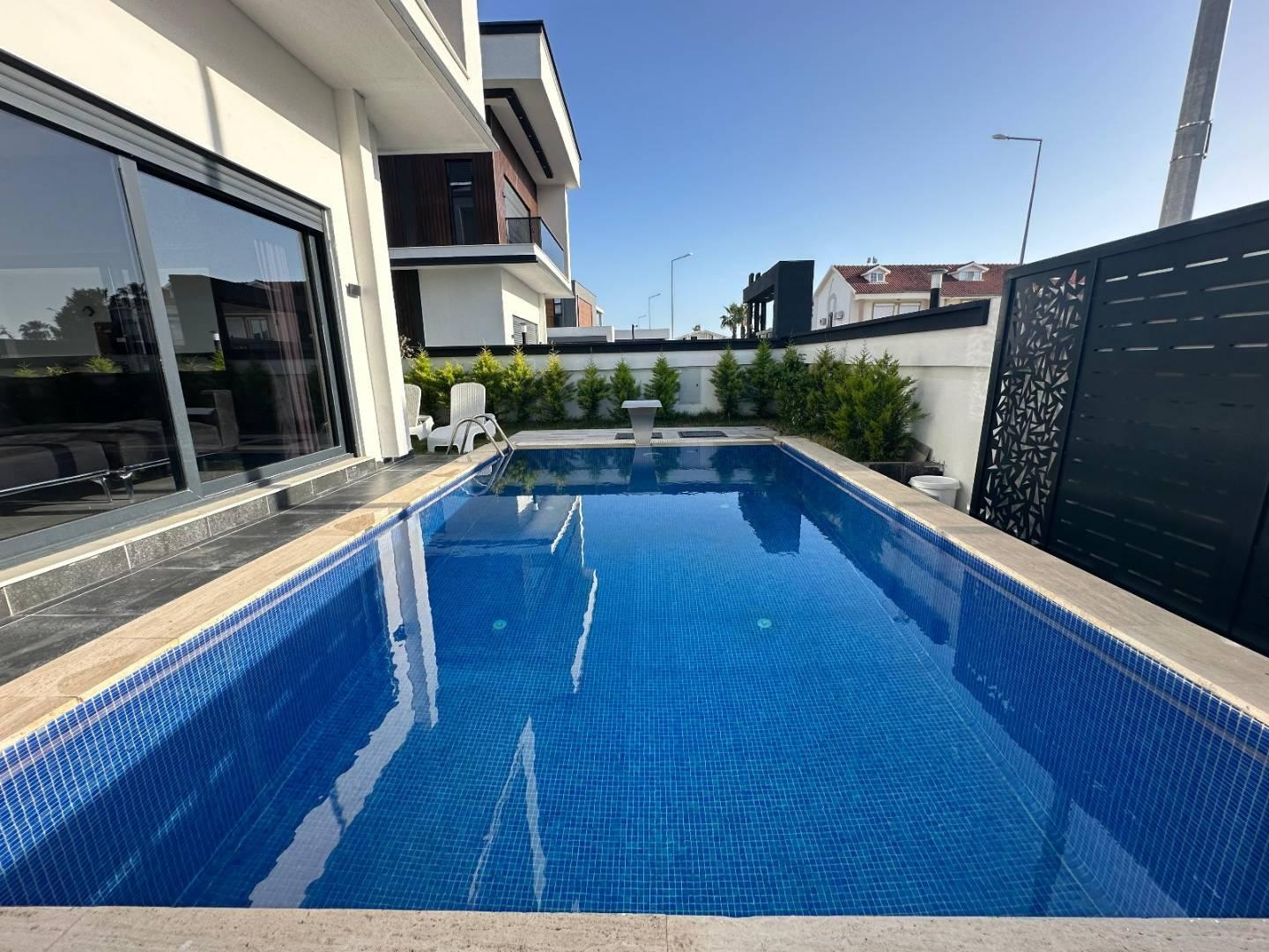 Serik Belek'te Denize Yakın Konumda, Özel Havuzlu, 3+1, Şık Villa -35938