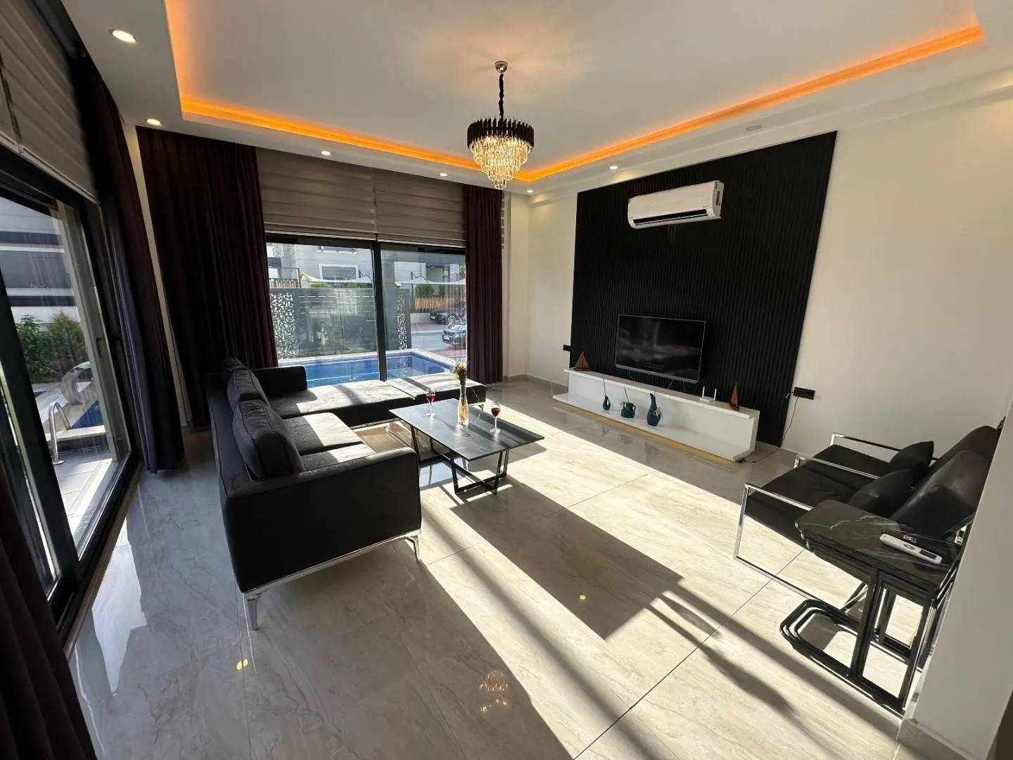 Serik Belek'te Doğayla İç İçe, Özel Havuzlu, Modern Tasarımlı Villa-41278