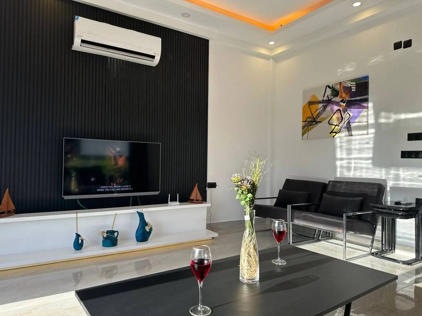 Serik Belek'te Doğayla İç İçe, Özel Havuzlu, Modern Tasarımlı Villa