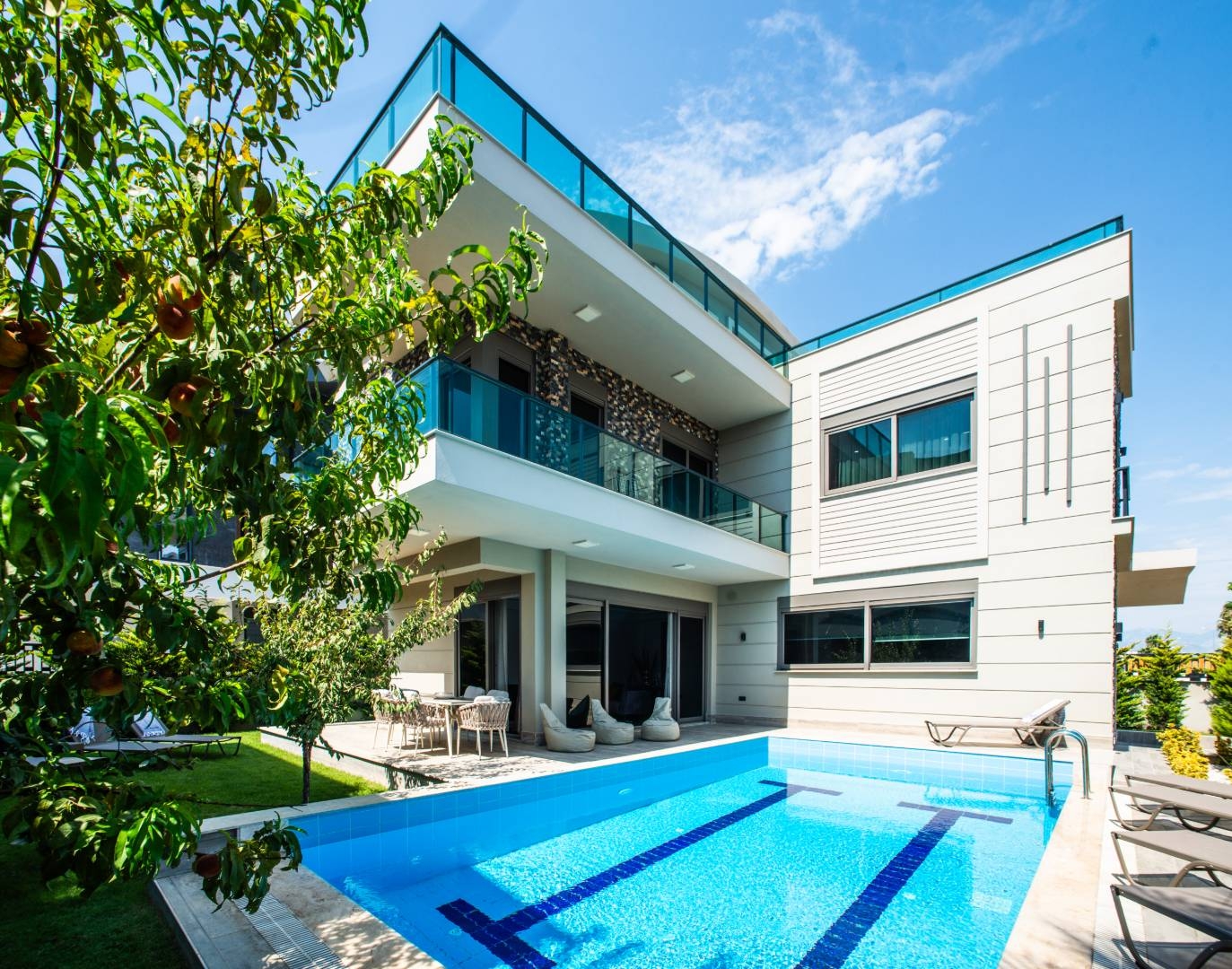 Serik Belek'te Elverişli Konumda, Özel Havuzlu, 4+1 Villa