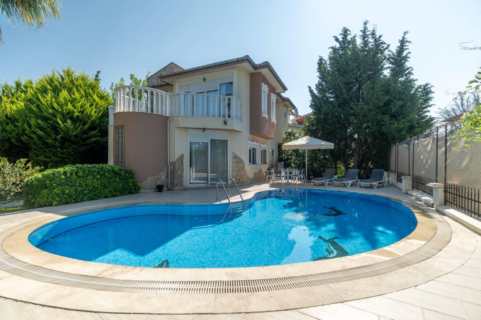 Serik Belek'te Geniş Ailelere Uygun, Özel Havuzlu, Konforlu Villa-14155