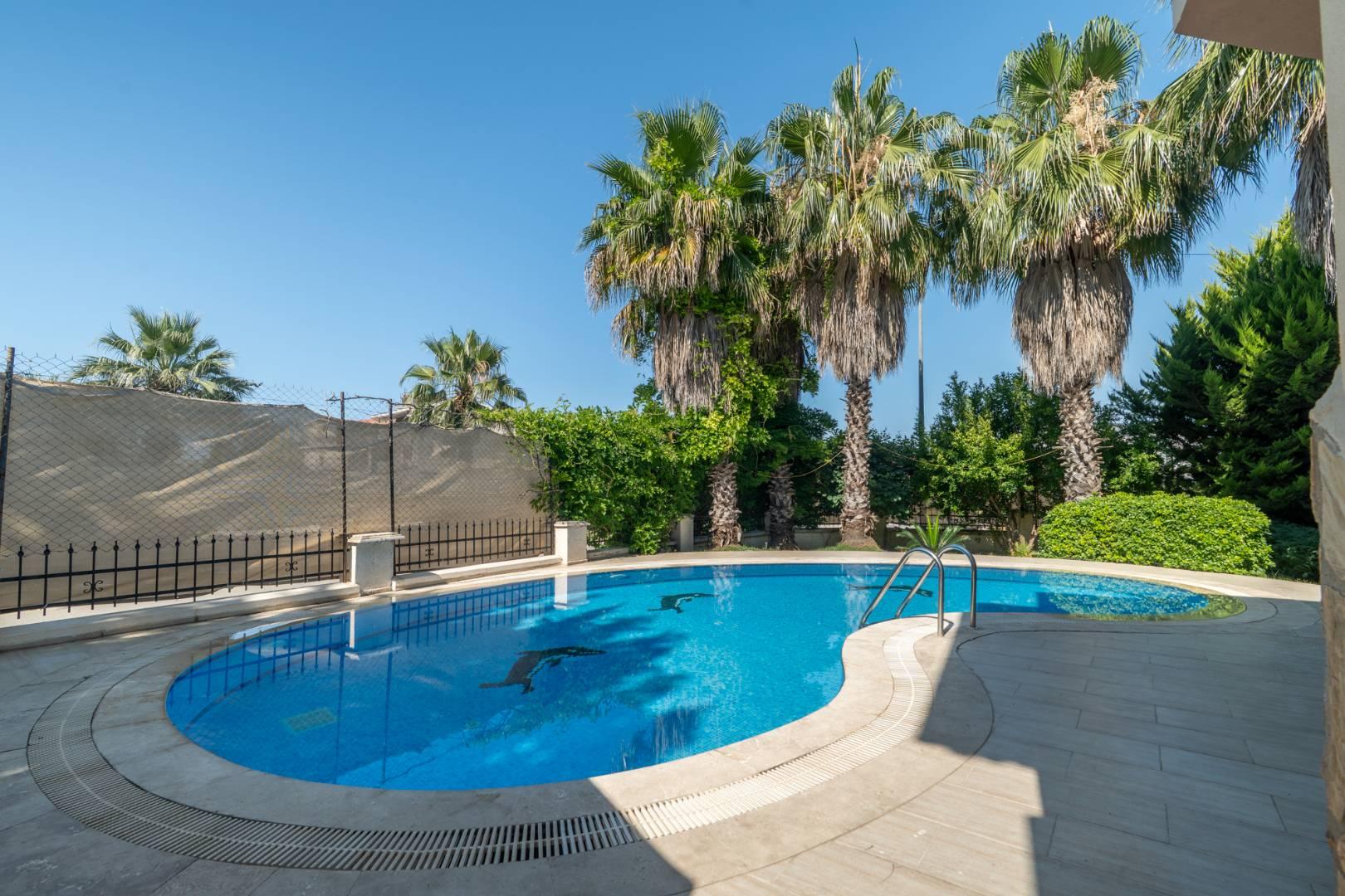 Serik Belek'te Geniş Ailelere Uygun, Özel Havuzlu, Konforlu Villa-14155