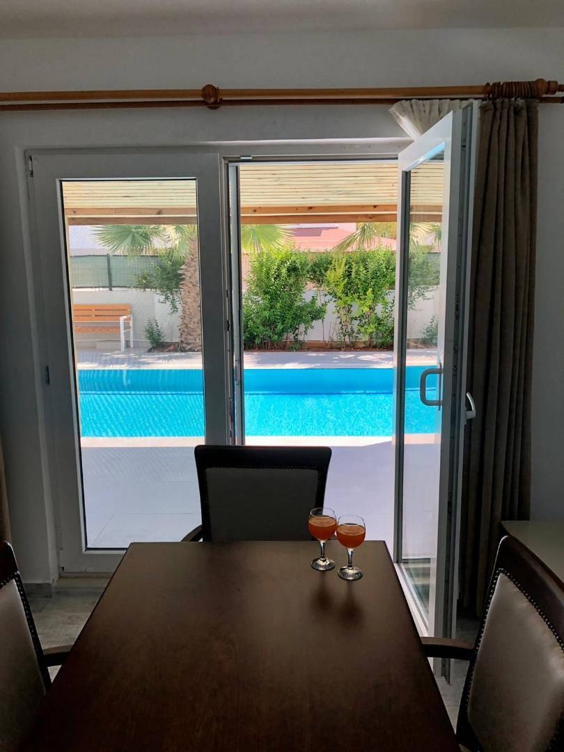 Serik Kadriye'de Geniş Alanlara Sahip, Özel Havuzlu, 10 Kişilik Villa