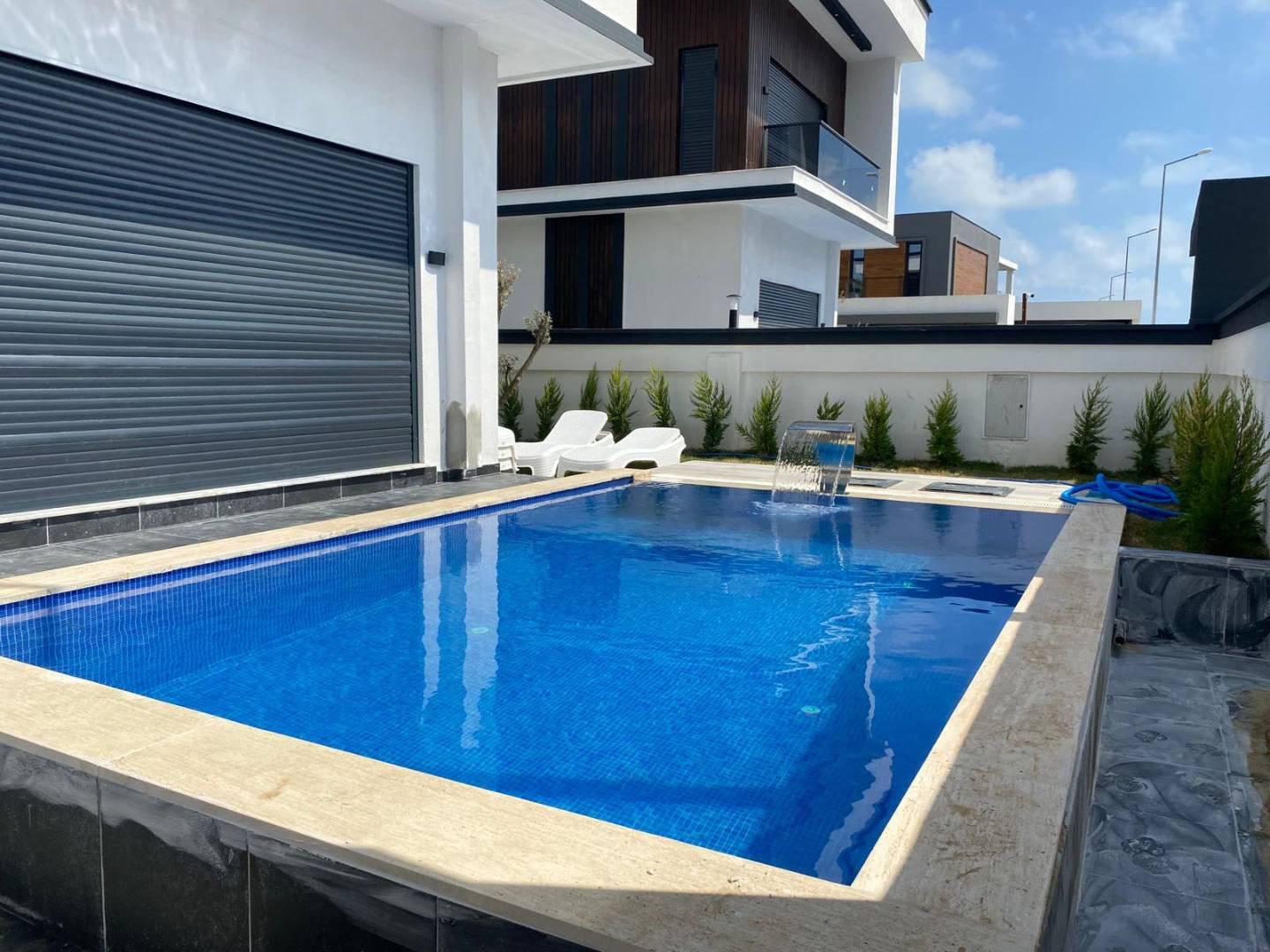 Serik Belek'te Şık Tasarıma Sahip, Özel Havuzlu, 3+1, Kiralık Villa-34038